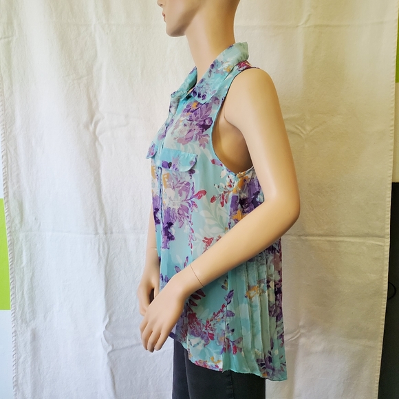 Eyelash Couture Sheer Button Down Tops- Set of 2 - Picture 3 of 16